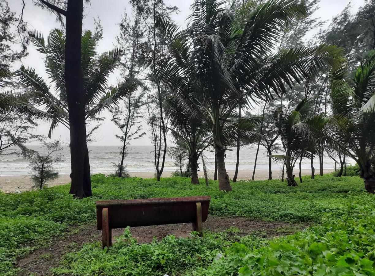 Seawoods Beach Hotel Dahanu Buitenkant foto