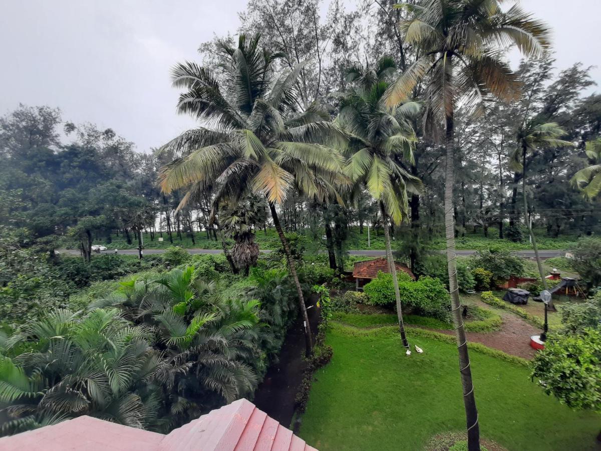 Seawoods Beach Hotel Dahanu Buitenkant foto